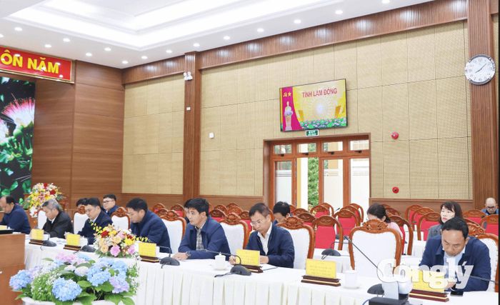 Đại diện các đơn vị tham dự buổi làm việc.