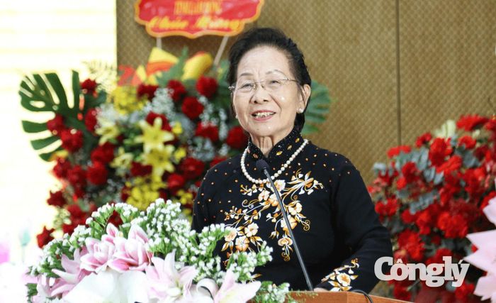 Chủ tịch Trung ương Hội Khuyến học Việt Nam Nguyễn Thị Doan phát biểu tại đại hội.