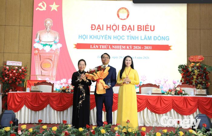 Phó Bí thư Thường trực Tỉnh uỷ Đặng Hồng Sỹ được suy tôn giữ cương vị Chủ tịch Danh dự Hội Khuyến học tỉnh Lâm Đồng khóa I, nhiệm kỳ 2026 - 2031.