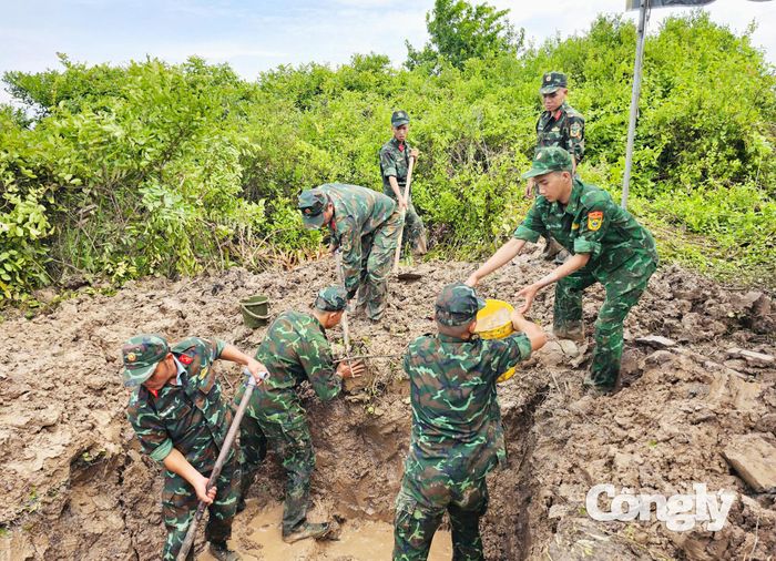 Công tác tìm kiếm hài cốt liệt sĩ được các lực lượng tiến hành khẩn trương để sớm đưa các anh hùng liệt sĩ trở về với gia đình