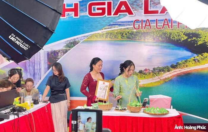 Các sản phẩm đặc trưng tỉnh Gia Lai được bán trên sóng livestreams.