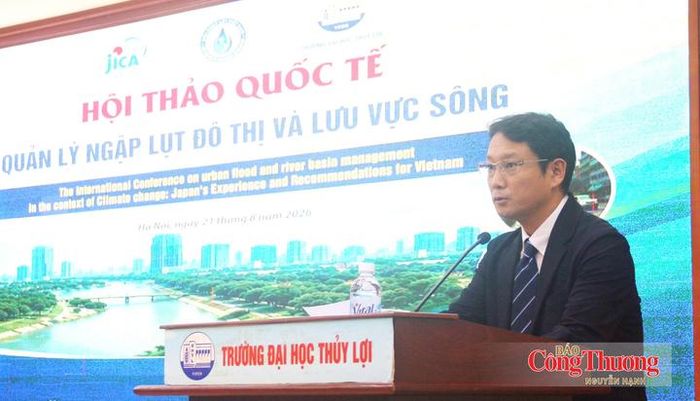 Ông Kobayashi Kenichi, Phó Trưởng Đại diện JICA tại Việt Nam chia sẻ tại Hội thảo.