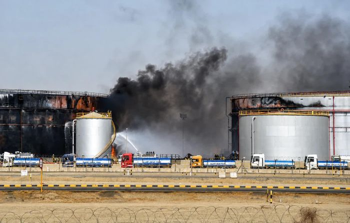 Houthi thực hiện hai cuộc tấn công nhắm vào một sân bay và một cơ sở dầu mỏ ở vùng Najran phía nam của Ả Rập Xê Út. Ảnh: The Sun Malaysia.