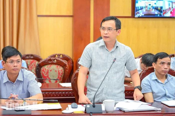 Phó Giám đốc Sở Xây dựng Lý Đình Sĩ phát biểu tại hội nghị. Ảnh: Hoàng Đông
