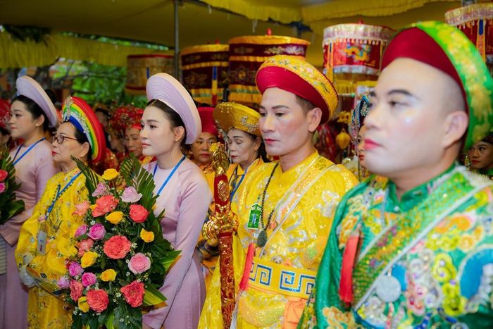 Các nghi thức truyền thống được gìn giữ trong Lễ hội Điện Huệ Nam. Ảnh: UBND TP Huế