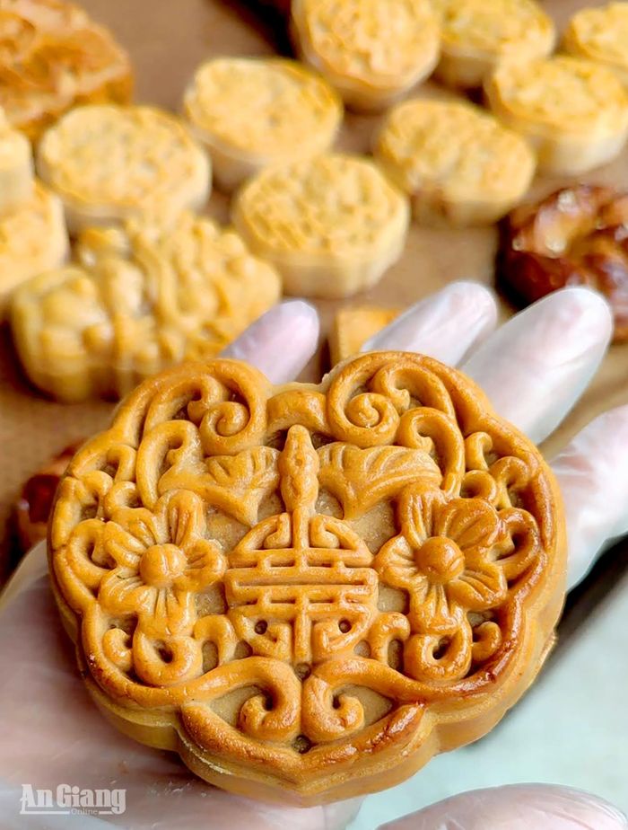 Bánh trung thu do chị Đào Tăng Bạch Yến, ngụ đường Lương Thế Vinh, phường Rạch Giá làm.