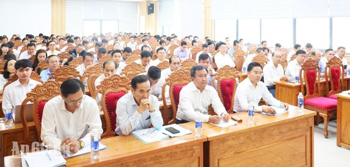 Quang cảnh hội nghị sơ kết hoạt động ngân hàng 6 tháng đầu năm 2026.