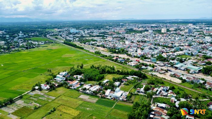 Tam Kỳ và vùng ngoại ô. Ảnh: T.CÔNG