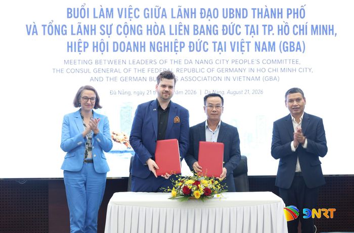 GBA và Ban Quản lý Khu công nghệ cao và các khu công nghiệp Đà Nẵng ký kết biên bản ghi nhớ. Ảnh: NGỌC HÀ