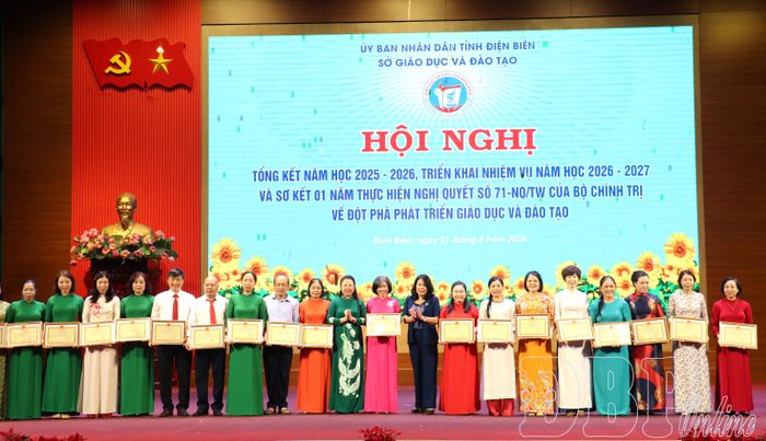 22 cá nhân nhận Kỷ niệm chương “Vì sự nghiệp xây dựng và phát triển tỉnh Điện Biên” đợt I năm 2026.
