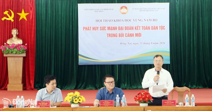 Phó Chủ tịch Ủy ban MTTQ Việt Nam thành phố Đồng Nai Nguyễn Tấn Phú phát biểu tại hội thảo. Ảnh: Văn Truyên