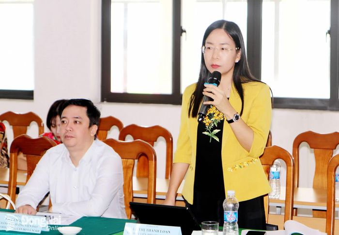 Thành ủy viên, Chủ tịch Hội Liên hiệp phụ nữ thành phố Lê Thị Thanh Loan phát biểu tại hội thảo. Ảnh: Văn Truyên
