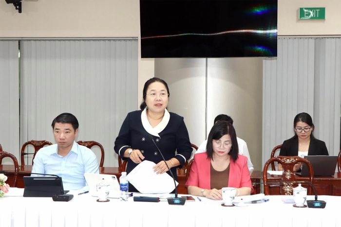 Lãnh đạo Sở Tài chính báo cáo tại buổi làm việc. Ảnh: Ngọc Liên