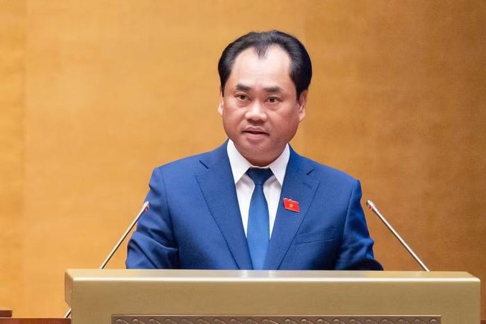  Bộ trưởng Bộ Nông nghiệp và Môi trường Trịnh Việt Hùng phát biểu giải trình, làm rõ một số vấn đề đại biểu Quốc hội nêu. Ảnh: quochoi.vn 