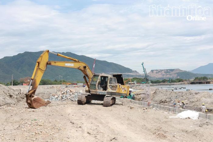 Khu vực công trình chỉnh trị hạ lưu Sông Tắc (Giai đoạn II) tại phường Nam Nha Trang. Ảnh: Thái Thịnh