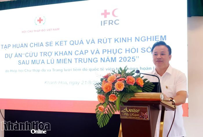 Đại diện Trung ương Hội Chữ thập đỏ Việt Nam phát biểu khai mạc hội nghị.