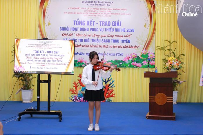 Tiết mục văn nghệ tại chương trình. 