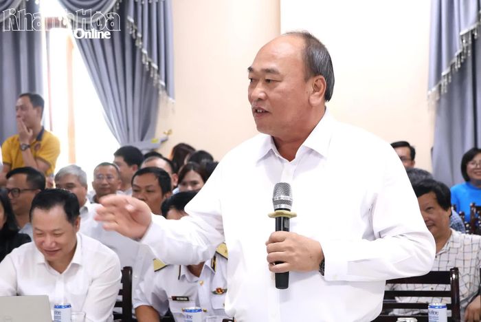 Trung tướng Lê Quang Đạo – Phó Tổng Tham mưu trưởng Quân đội nhân dân Việt Nam nêu ý kiến tại hội thảo.