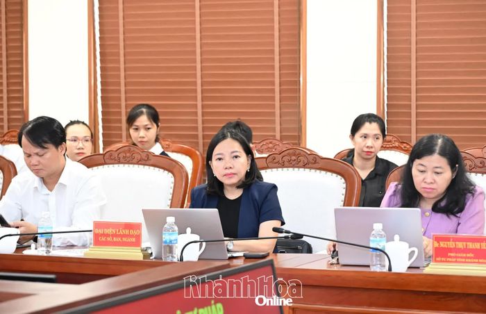 Lãnh đạo các sở, ban, ngành tham dự buổi kiểm tra.