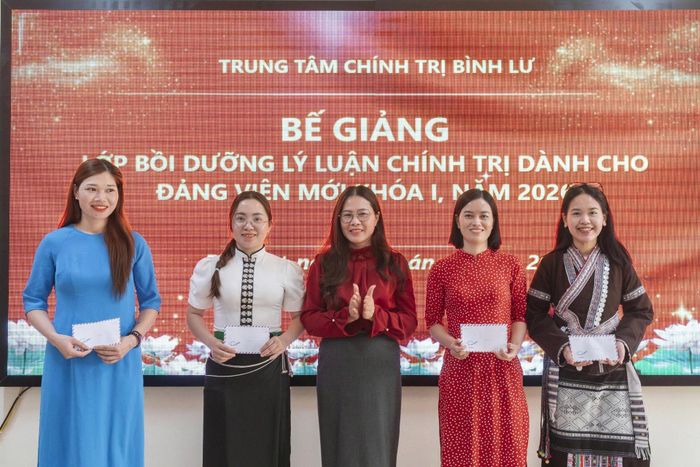 Đào tạo, bồi dưỡng góp phần nâng cao chất lượng đội ngũ cán bộ, công chức, viên chức người dân tộc thiểu số trên địa bàn tỉnh.