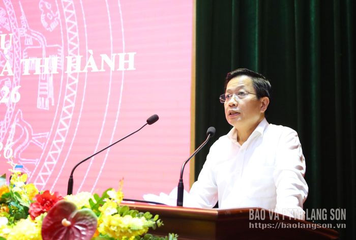 Đồng chí Hà Quốc Trị, Ủy viên Trung ương Đảng, Phó Chủ nhiệm UBKT Trung ương phát biểu tại lễ bế giảng lớp bồi dưỡng