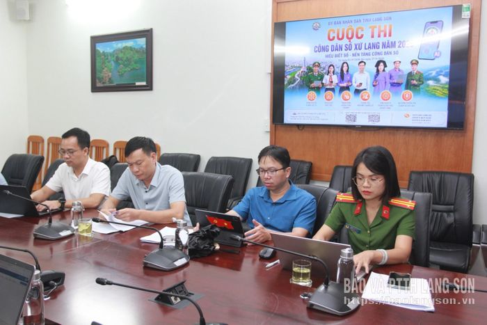 Đại biểu tham gia cuộc họp