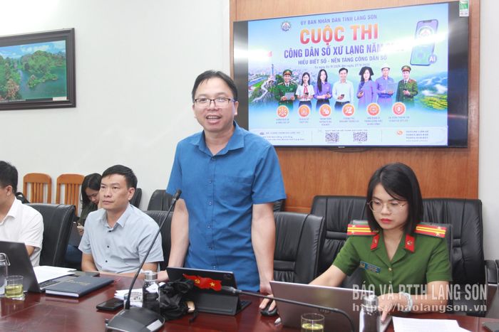 Đại diện Sở Giáo dục và Đào tạo đóng góp ý kiến tại cuộc họp