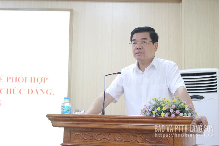 Lãnh đạo Ban Tổ chức Tỉnh ủy phát biểu thảo luận tại hội nghị 