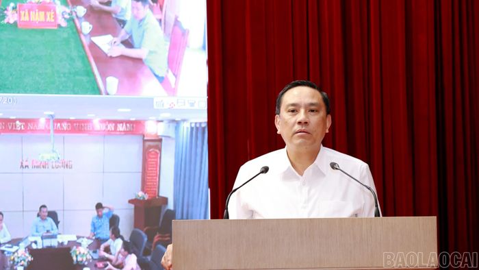 Đồng chí Hoàng Giang - Phó Bí thư Thường trực Tỉnh ủy, Chủ tịch HĐND tỉnh, Trưởng Ban chỉ đạo phát biểu kết luận hội nghị.