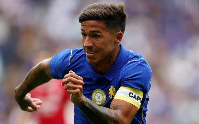 Enzo Fernandez đứng trước những đồn đoán gia nhập Man City trong kỳ chuyển nhượng.