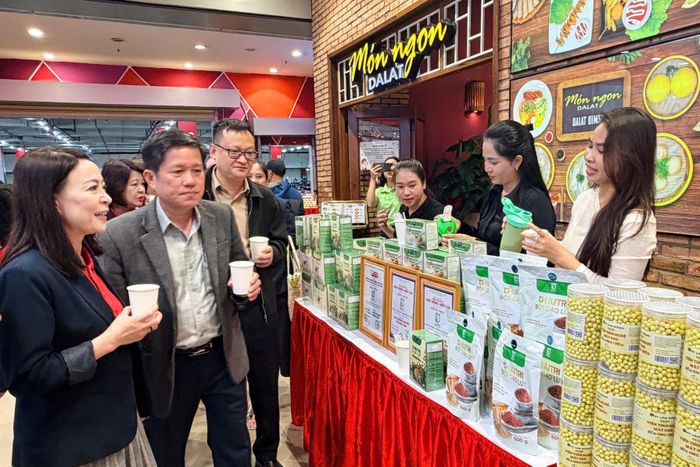 40 gian hàng tập trung vào 3 nhóm sản phẩm chủ lực của Lâm Đồng