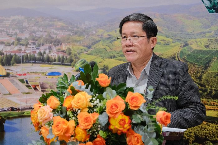 Ông Nguyễn Văn Khánh, Phó Giám đốc Sở Công thương phát biểu khai mạc chương trình