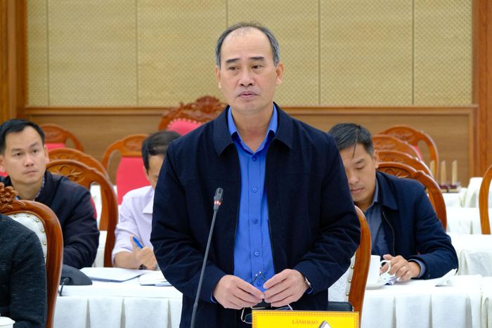 Giám đốc Ban Quản lý dự án Đầu tư xây dựng số 1 Nguyễn Quang Tứ phát biểu tại buổi làm việc