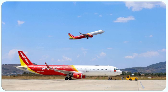 Sân bay Liên Khương hoạt động trở lại sau hơn 5 tháng tạm dừng khai thác để nâng cấp, sửa chữa