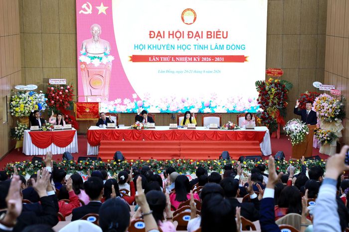 Các đại biểu biểu quyết thông qua mục tiêu chính của nhiệm kỳ 2026 - 2031