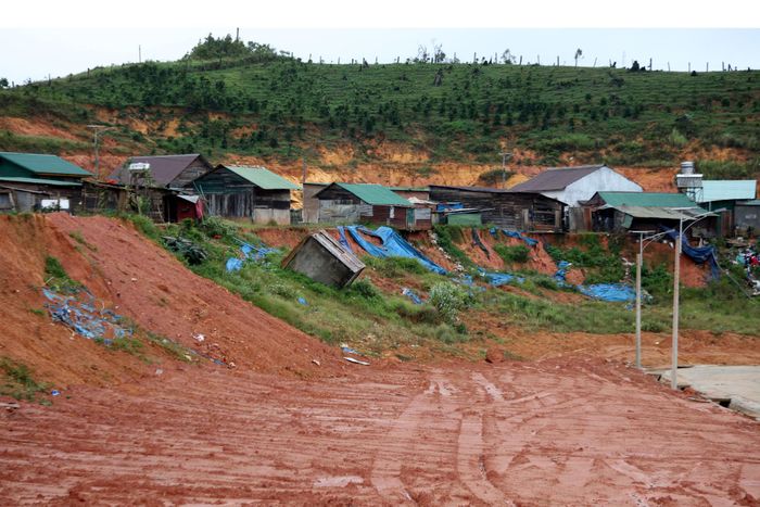 Tình trạng sạt lở đang diễn biến phức tạp tại Khu tái định cư Đừng K’Nớ 5