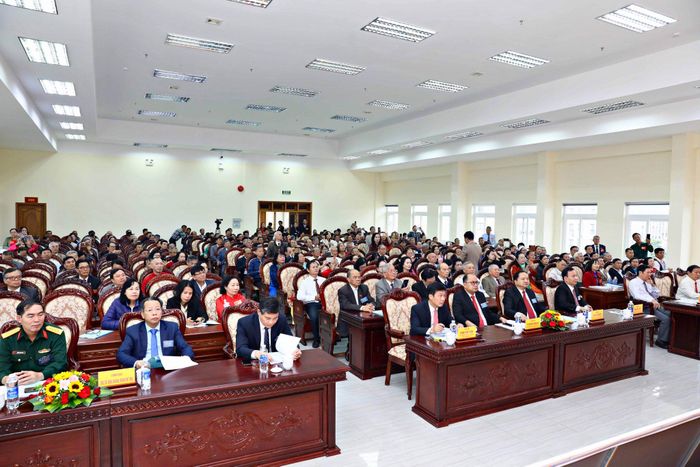 Gần 300 đại biểu chính thức, đại diện cho hơn 243.000 hội viên người cao tuổi trong toàn tỉnh cùng các đại biểu khách khách mời tham dự Đại hội