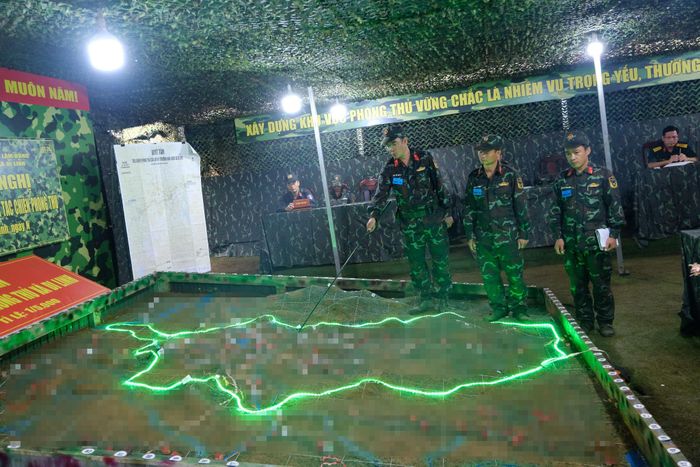 Xử trí tình huống tác chiến phòng thủ tại hầm sa bàn thuộc khu vực căn cứ chiến đấu