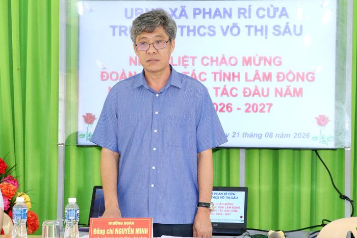 Phó Chủ tịch UBND tỉnh Nguyễn Minh phát biểu tại buổi làm việc với xã Phan Rí Cửa