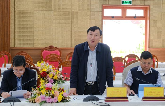 Phó Giám đốc Sở Tài chính Nguyễn Đức Minh Tiến phát biểu tại cuộc họp