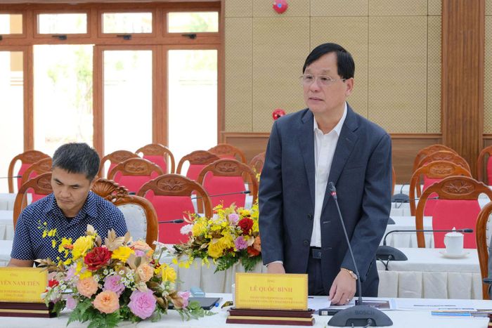 Ông Lê Quốc Bình, thành viên Hội đồng quản trị, Tổng Giám đốc CII đại diện Liên danh nêu ý kiến tại buổi làm việc