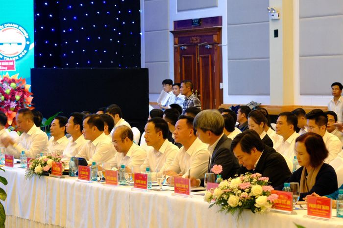 Lãnh đạo tỉnh Thanh Hóa cùng các doanh nghiệp tham dự Hội nghị “Xúc tiến thương mại và kết nối giao thương doanh nghiệp Lâm Đồng - Thanh Hóa năm 2026”