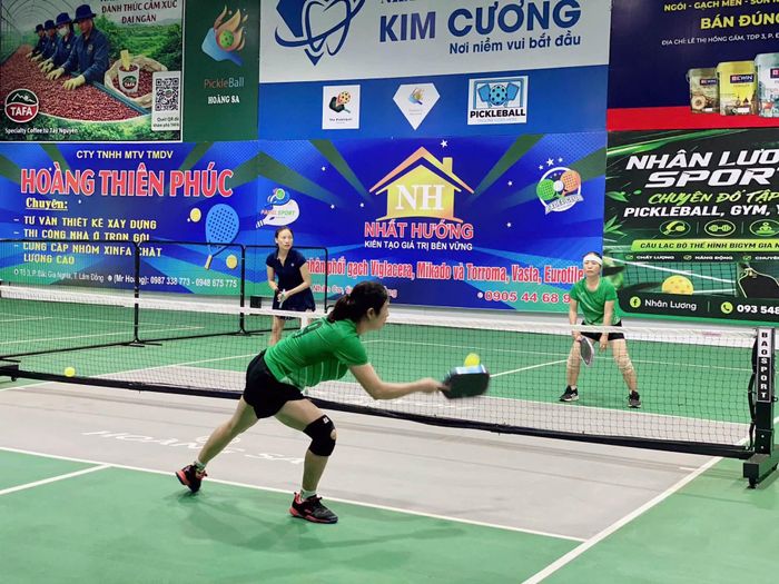 Vận động viên tranh tài ở môn Pickleball