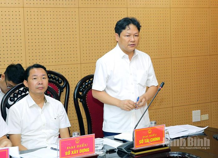 Lãnh đạo Sở Tài chính phát biểu tại hội nghị.