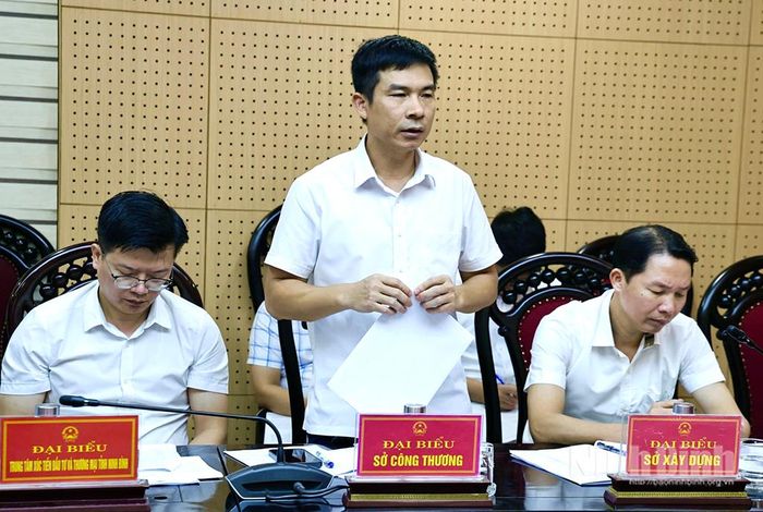 Lãnh đạo Sở Công thương phát biểu hội nghị.