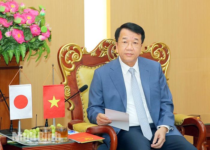 Đồng chí Nguyễn Thanh Bình, Phó Bí thư Tỉnh uỷ, Chủ tịch UBND tỉnh phát biểu tại buổi tiếp.