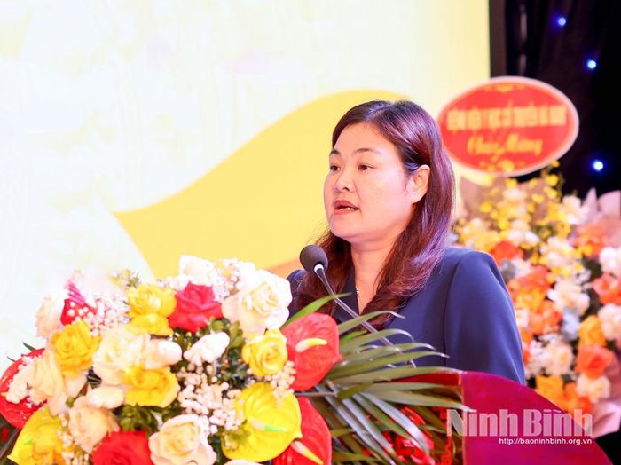 Đồng chí Hà Lan Anh, Tỉnh uỷ viên, Phó Chủ tịch UBND tỉnh phát biểu tại lễ kỷ niệm.