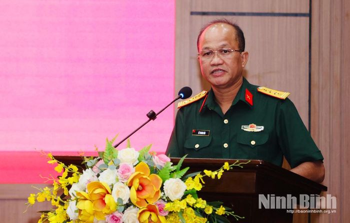 Đại tá, TS Lê Thanh Bài, Phó Viện trưởng Viện Chiến lược và Lịch sử quốc phòng Việt Nam, Bộ Quốc phòng tham luận tại Hội thảo.