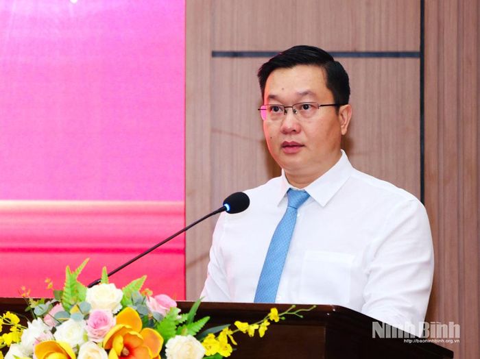 Đồng chí Trần Đăng Quỳnh, Ủy viên dự khuyết Trung ương Đảng, Phó Bí thư Thường trực Tỉnh uỷ phát biểu chỉ đạo tại Hội thảo.