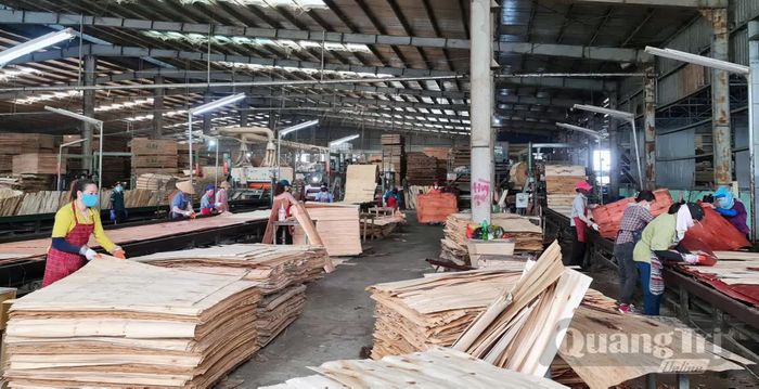 Các cụm công nghiệp góp phần giải quyết việc làm, chuyển dịch cơ cấu lao động và nâng cao đời sống của người dân - Ảnh: L.Chi